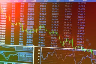 快讯:光伏板块开盘领涨固德威拉升涨超11%