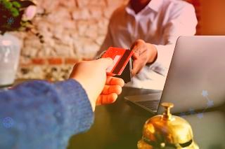 华为P50Pocket发布:金线之上,华为筑起技术护城河